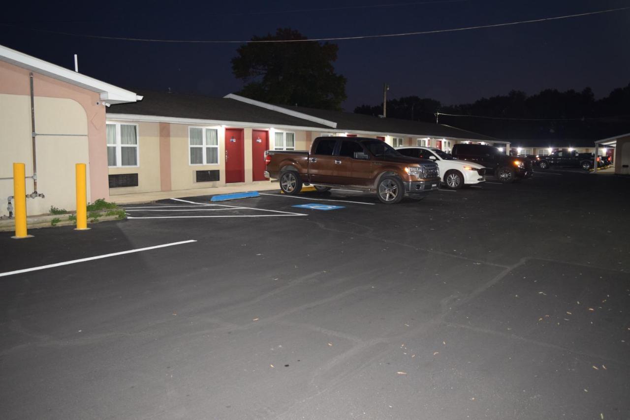 White Oaks Motel Pennsville/Carneys Point Екстер'єр фото